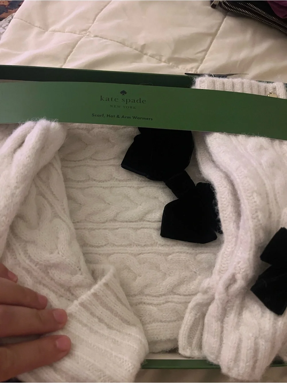 kate spade cream knit hat and scarf set with black bows